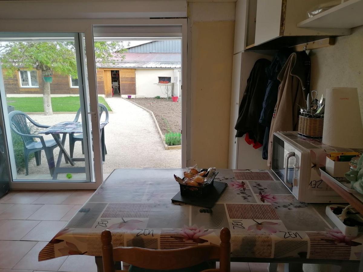 Chambre D'Hotes Bleigny-le-Carreau Exterior foto